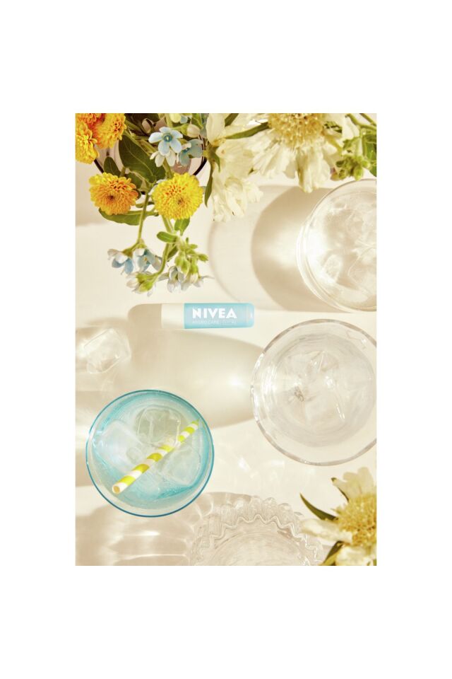 NİVEA BAKIM YAPAN DUDAK BAKIM KREMİ HYDRO CARE SPF15 4,8 GR