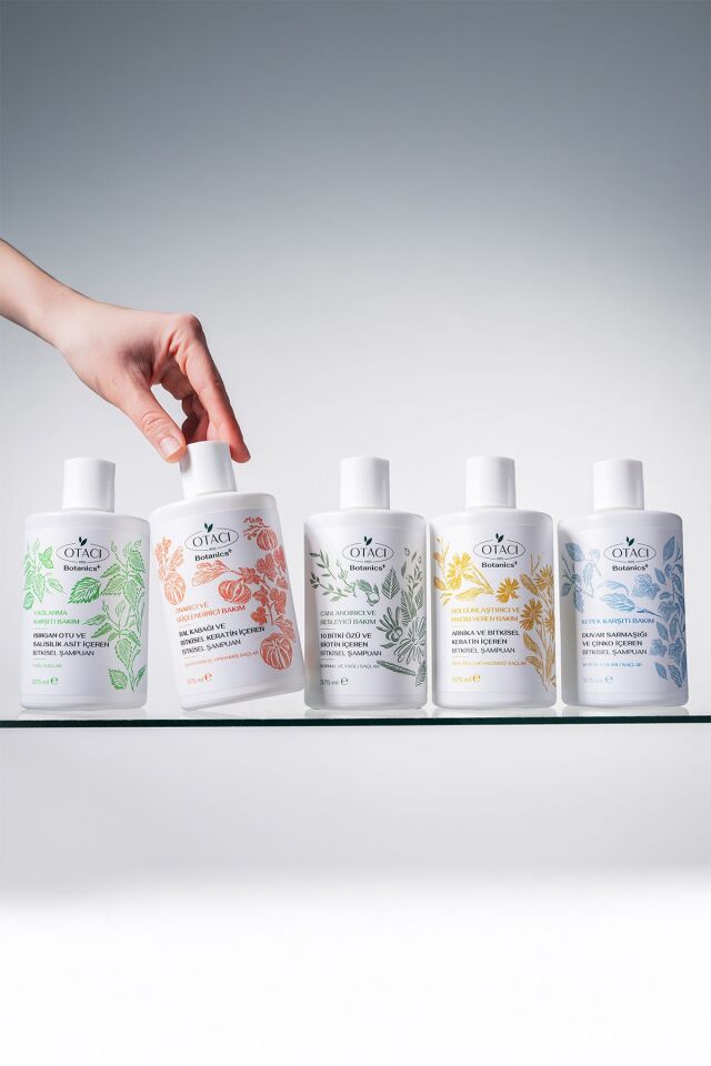 OTACI BOTANİCS KEPEK KARŞITI BAKIM DUVAR SARMAŞIĞI VE ÇİNKO İÇEREN BİTKİSEL ŞAMPUAN 375 ML