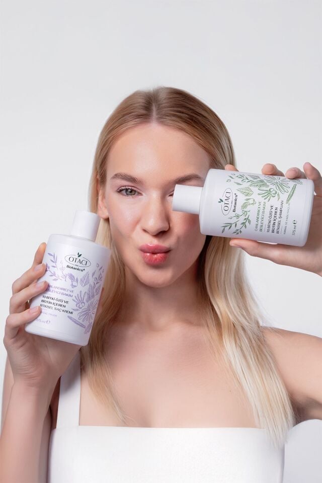 OTACI BOTANİCS CANLANDIRICI VE BESLEYİCİ BAKIM 10 BİTKİ ÖZÜ VE BİOTİN İÇEREN BİTKİSEL SAÇ KREMİ 375 ML