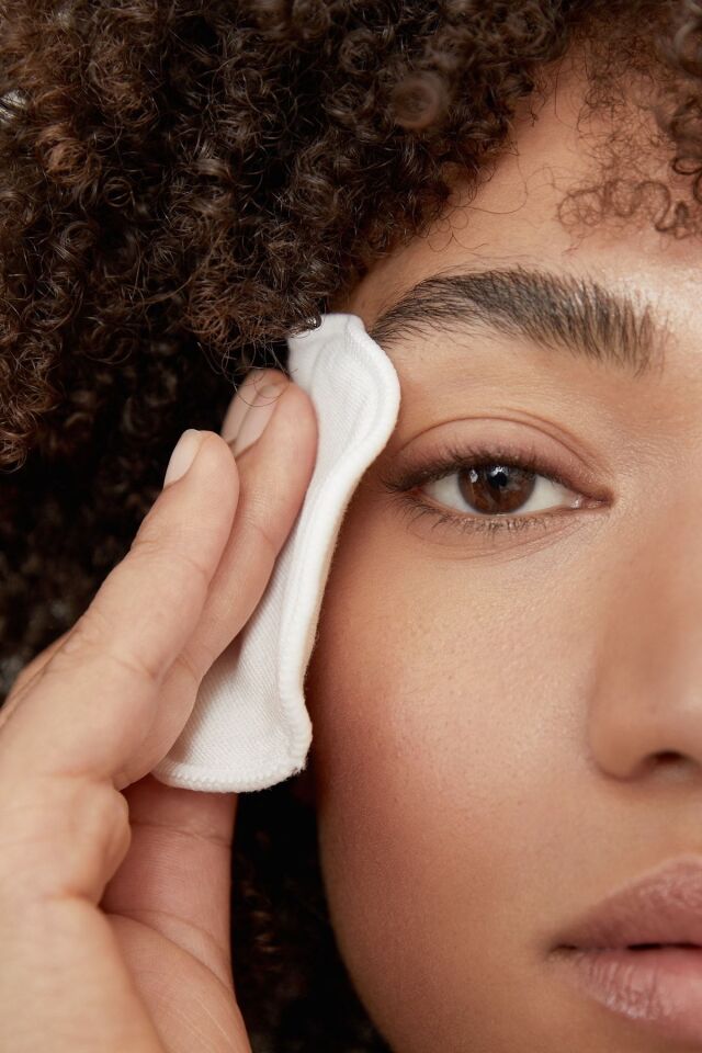 NİVEA ÇİFT ETKİLİ GÖZ MAKYAJ TEMİZLEYİCİSİ 125 ML